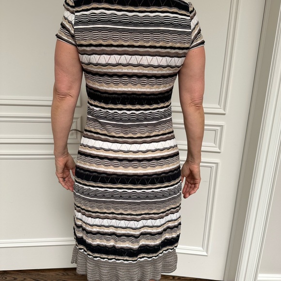 Light weight Italian knit dress. Black, brown, tan and white. Model size 6-8 - Picture 3 of 8